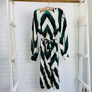 Tags on Chevron pattern pleated midi dress